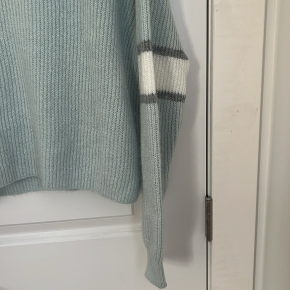 John + Jenn Sweater - Picture 4 of 9